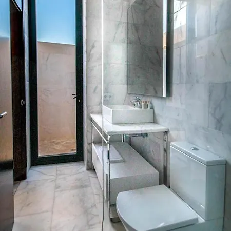 Vila Binibequer Vell Sleeps 10 With Pool Air Con And Wifi