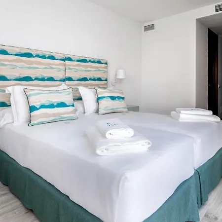 Binibequer Vell Sleeps 10 With Pool Air Con And Wifi *